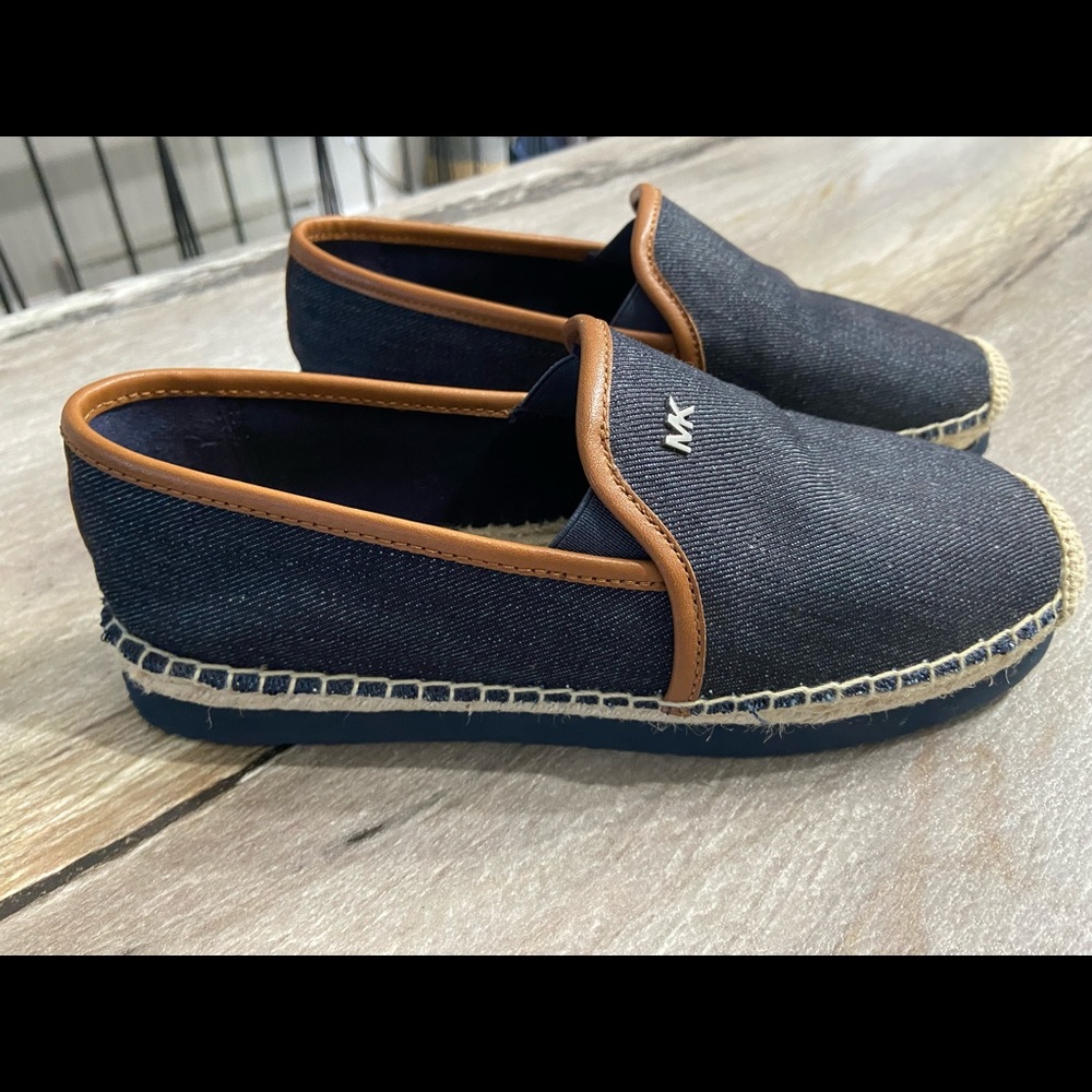 like new Michael Michael kors denim shoes